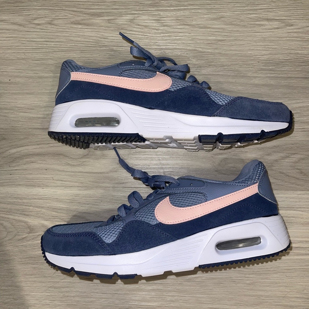 Women’s Nike Air Sneakers
